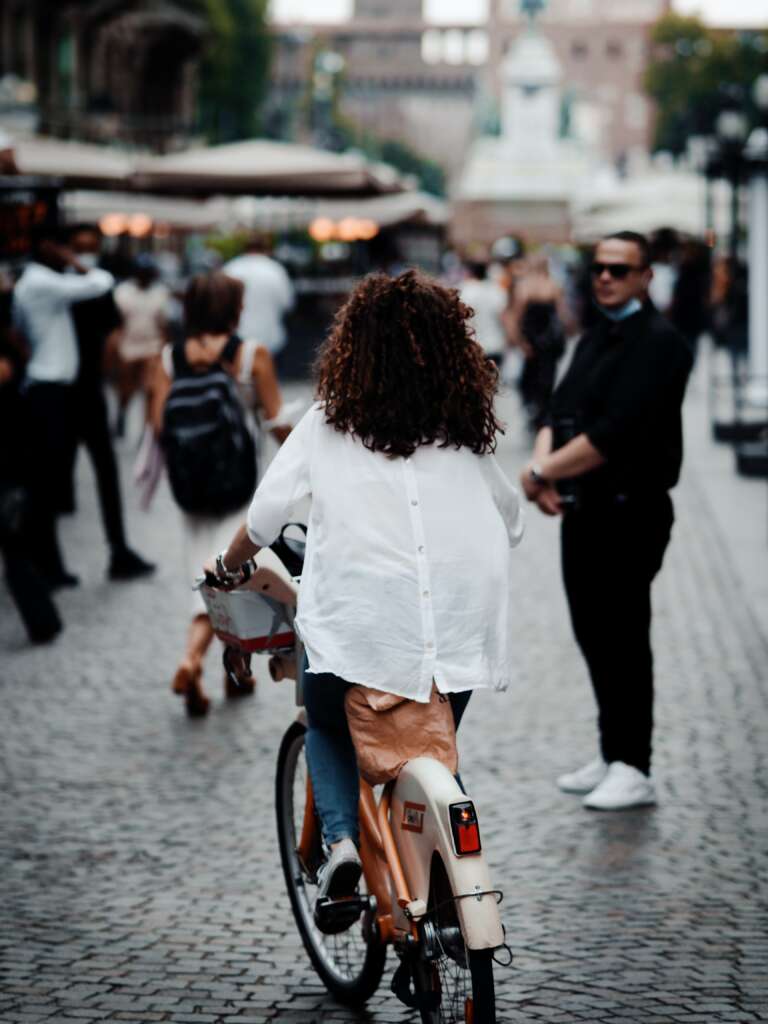 Use Bikemi app to rent bikes around Milan.