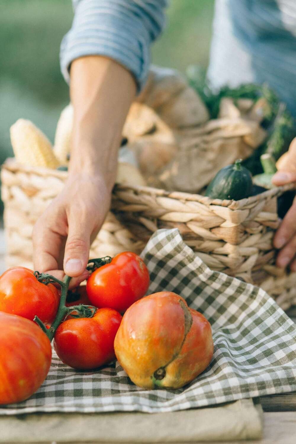 Weeknight recipes easy to cook, enjoy, and incorporate fresh summer produce.