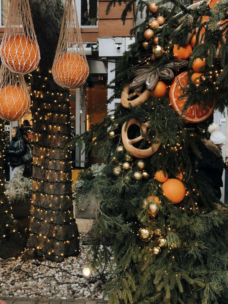 Dried orange slices for vintage Christmas decorations